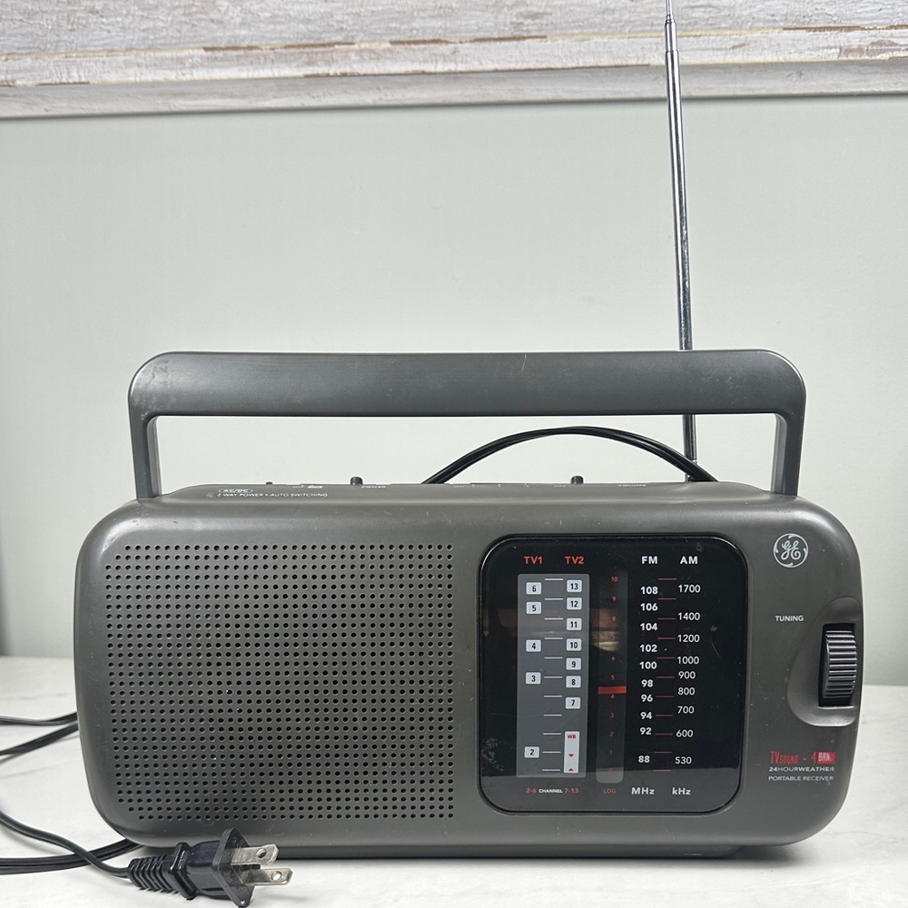 Vintage GE 2 Way power AM/FM Radio 24hourweather portable receiver TV sound 4b - Picture 13 of 15